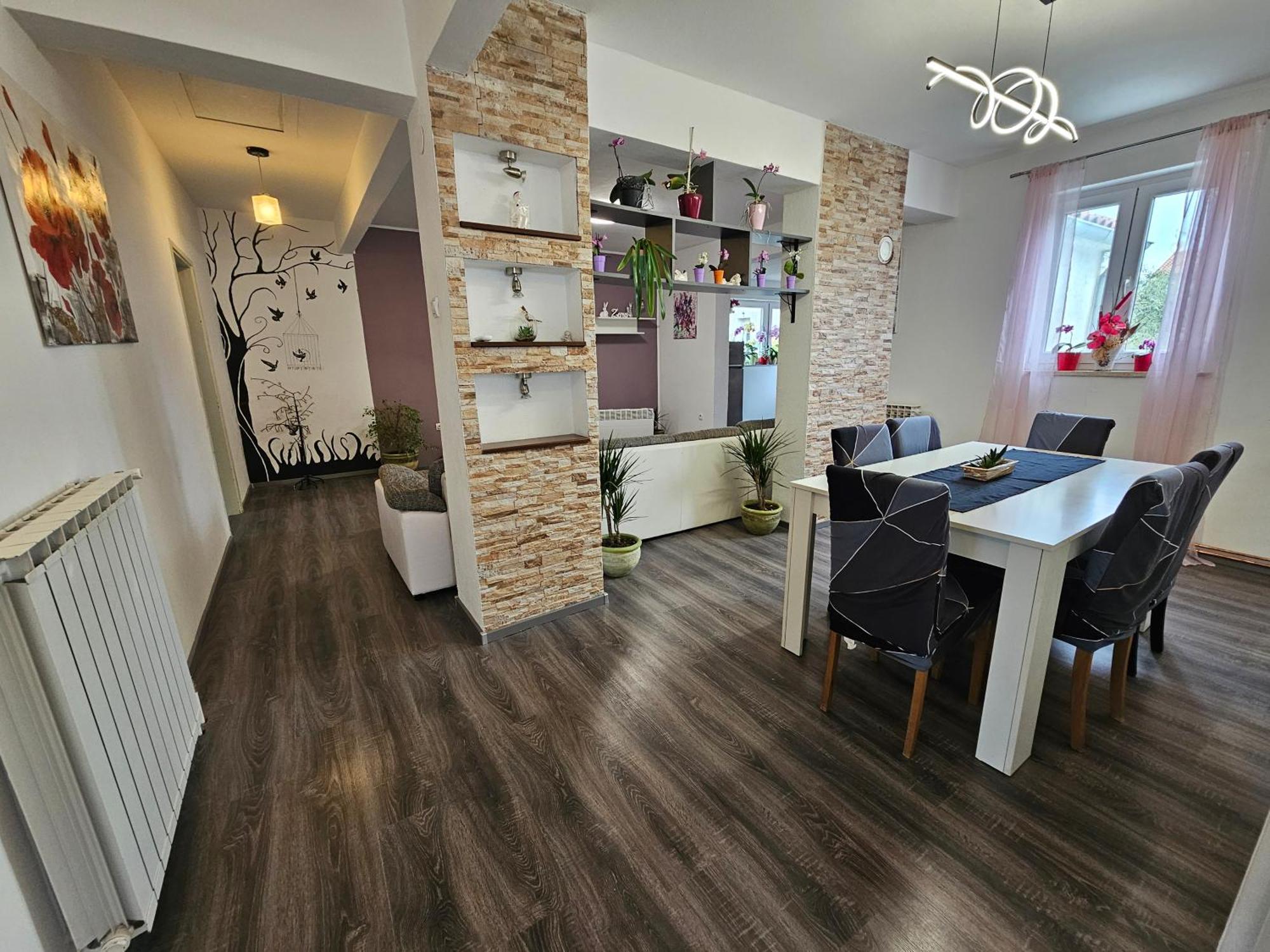 Apartament Zara *